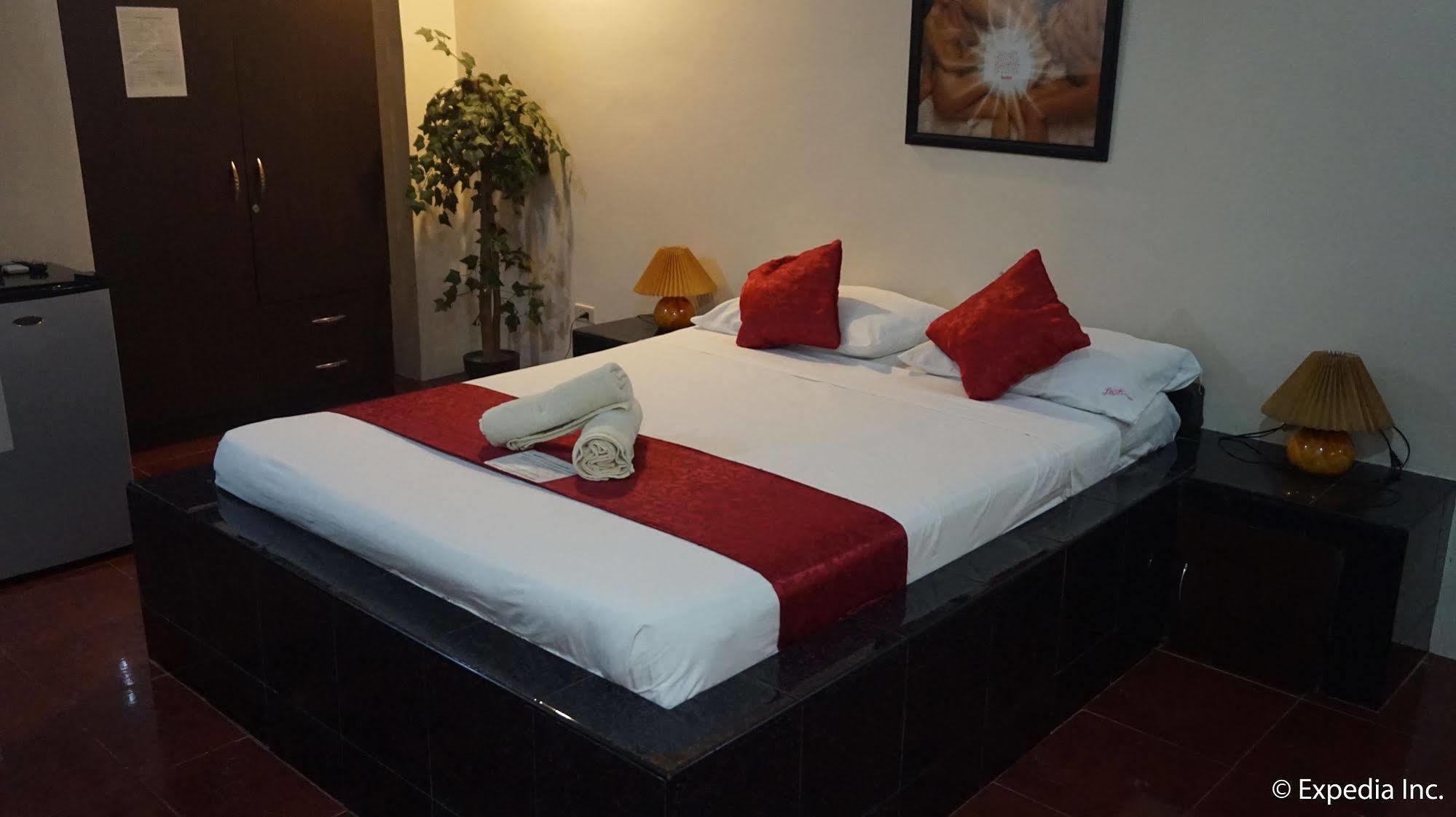 Centauro Hotel Angeles Esterno foto